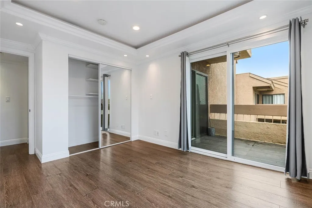 250 W Fairview Avenue 301, Glendale, California 91202 home-pic-13